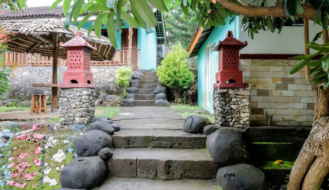 Rock Garden Homestay & Resto