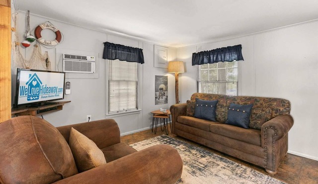 Rock Haven Cottage - Private, Bring Your Boat, Enjoy The Swim Dock, Pool, and Beautiful Views!