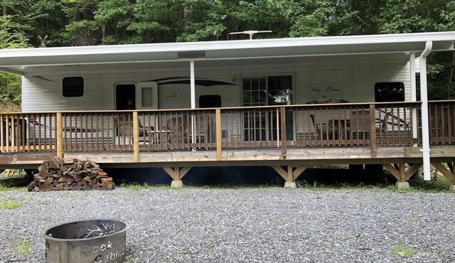 Rock Hill Cabins - Eagle's Nest