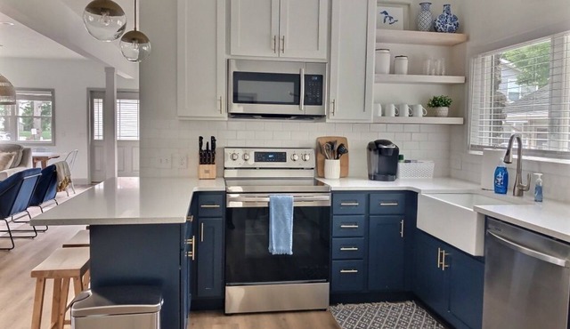 Rock House - Lake Views & 15 Mins to Cedar Point