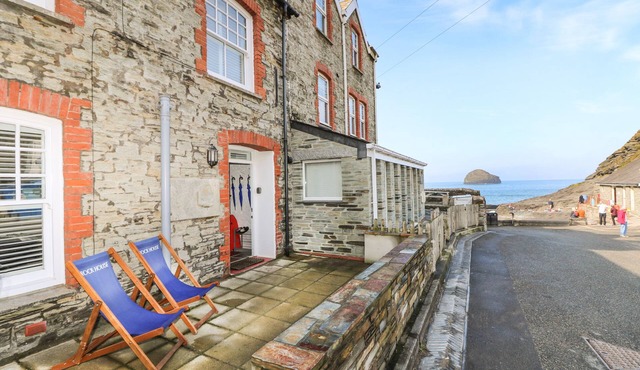 ROCK HOUSE, pet friendly, character holiday cottage in Tintagel