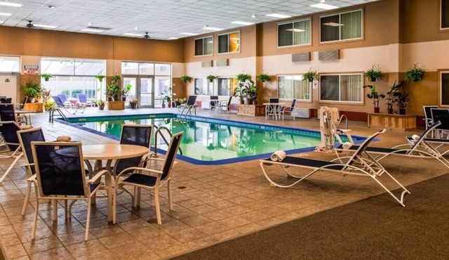 Rock Island Inn & Suites Marshalltown