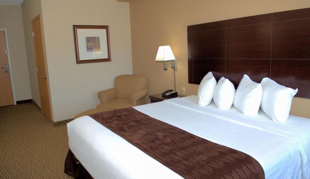 Rock Island Inn & Suites