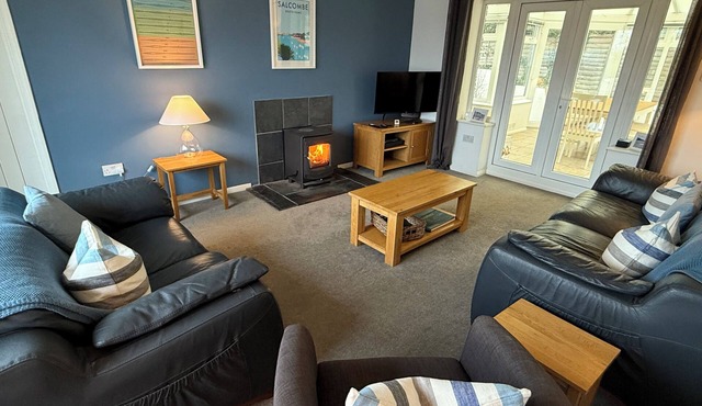 ROCK POINT, pet friendly, with open fire in Salcombe