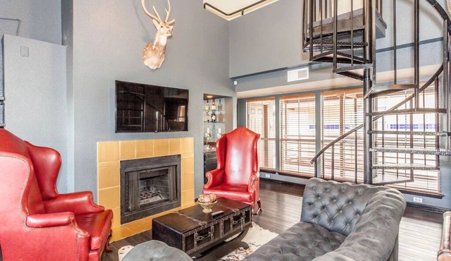 Rock Royalty 4 bedroom Suite