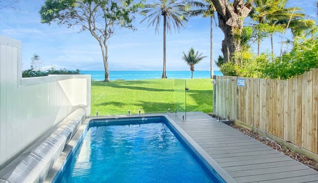 Rock Salt Villa 1. Situated on the foreshore at Picnic Bay