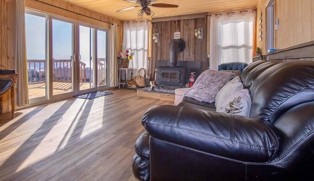 Rock This Wave - Three Bedroom Cottage, Sleeps 8