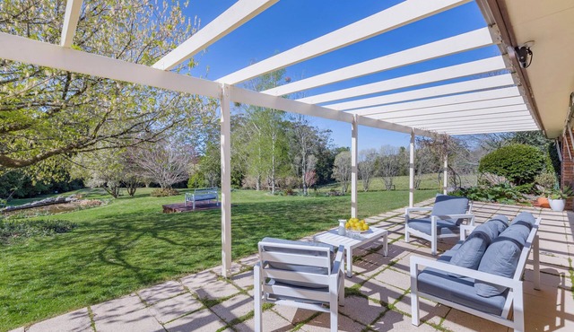 Rockfield Farmers Cottage-Tranquil Garden Stay near Berry and Kangaroo Valley