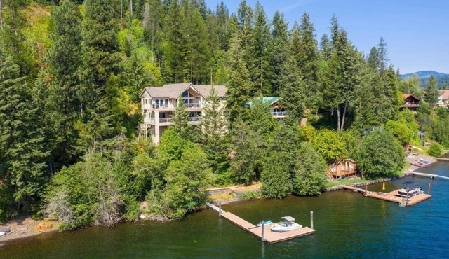 Rockford Bay Retreat: Your Private Waterfront Resort