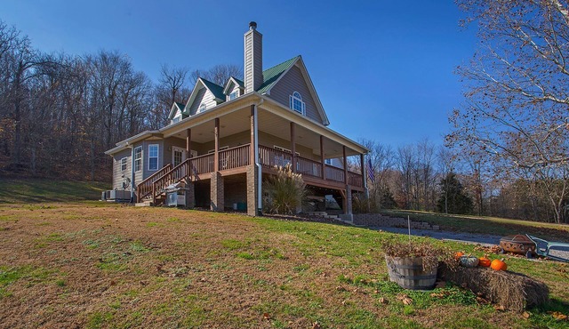 Rockin Double B Mini Farm Apt, Enjoy your private country side w/ amazing views