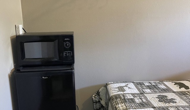 Rockin' E #2 - clean, updated motel room