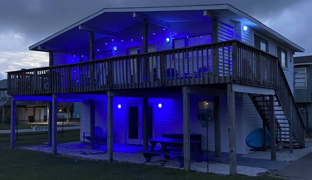Rockin' Wave Family Beach House-West Beach Galveston- Sleeps 8-10 -Great Reviews