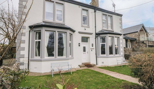 ROCKLANDS, pet friendly, with a garden in Shap