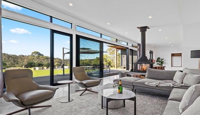 Rockleigh Retreat – rural charm and contemporary living in a stunning getaway