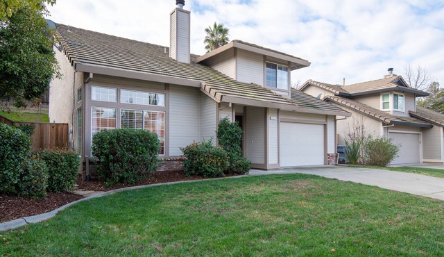 Rocklin Beauty! Garage, Private Yard, Pets Welcome!