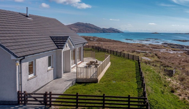 ROCKPOOL, pet friendly in Daliburgh, Isle Of South Uist