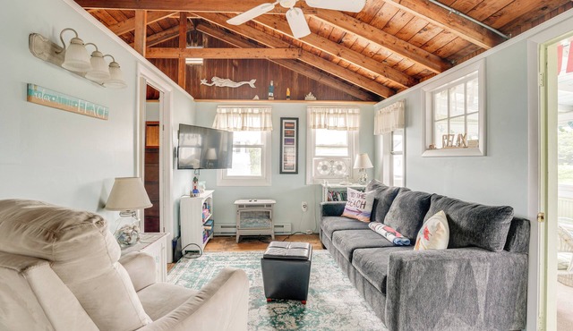 Rockport Cottage w/Patio - Steps to Beach!