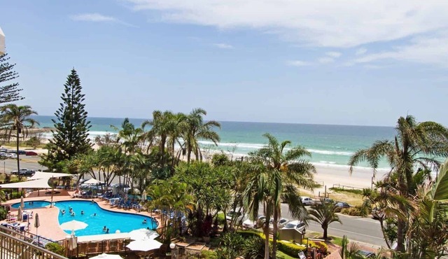 Rocks Resort 4G - Currumbin Beachfront - Min. 3 night stays!