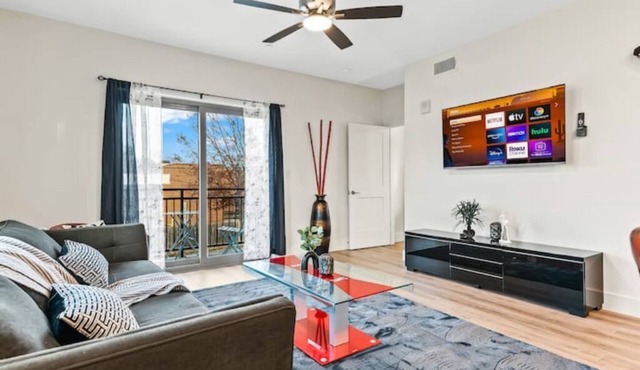 Rockstar - 2 Bed 1BR Prime Central Location