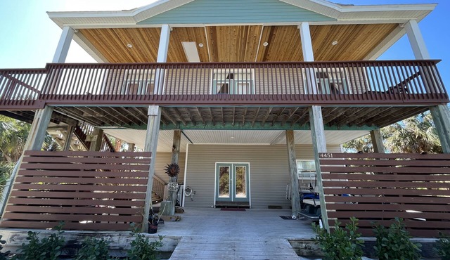 Rockstar Beach House North Captiva Island, 25’ boat slip, NCIC pools, golf cart