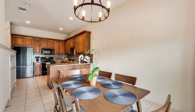 Rockwall 3-bedroom Townhouse near Lake Ray Hubbard, short drive to Dallas