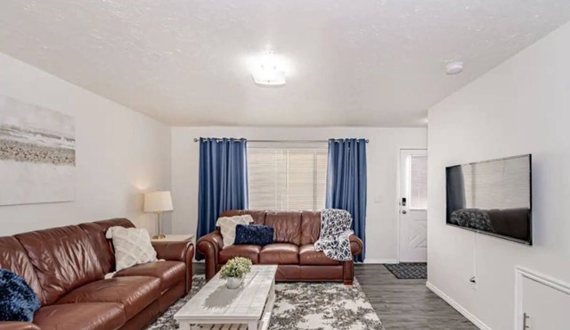 Rockwell Inn 6 | 2 King BD | Beautiful Views | Ski