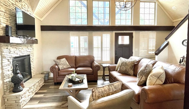 Rockwood Lodge F: Lakeview & Boat Slip Included! 2Pools June-Aug
