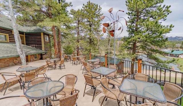 Rocky Creek Lodge, Sleeps 30, Gatherings Welcomen