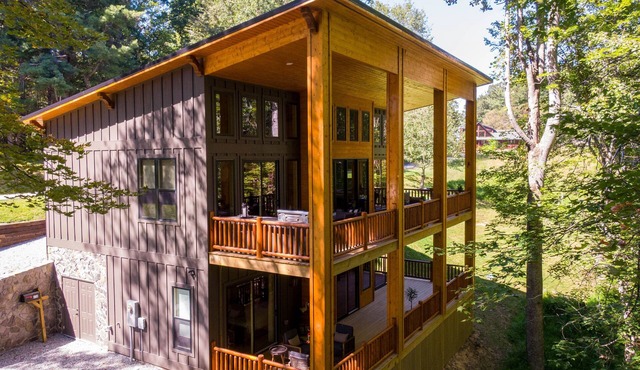 Rocky Creek Retreat - Private home with river access