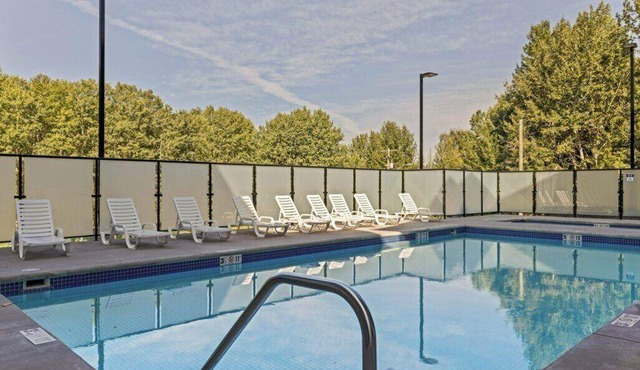 ☀️Rocky Mountain View Retreat |Hot Tub & Pool ☀️