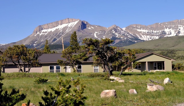 Rocky Mountain Front Retreat - comfortable adventure - Harmony in Paradise