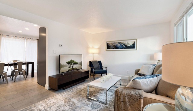 Rocky Mountain Gateway – Spacious Yard, Group Stay