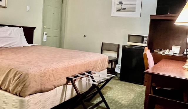 Rocky Mountain Lodge - Standard Room, 1 King Bed