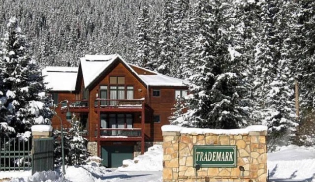 Rocky Mountain Retreat: Steps to Slopes, Hot Tub, Spectacular Views!