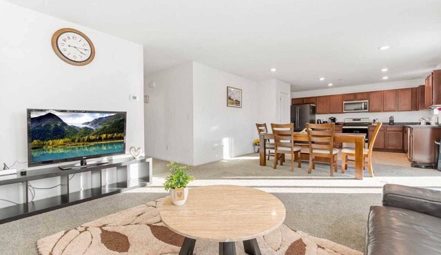 Rocky Mountain Retreat Oasis on Orleans St