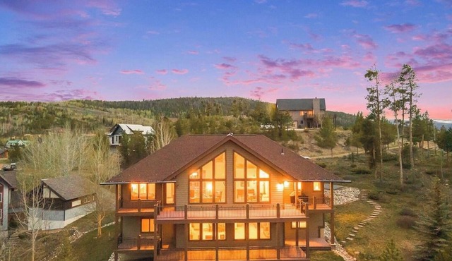Rocky Mtn Natl Park views, close skiing & Hot Tub!
