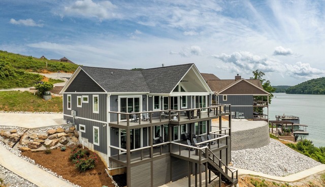 Rocky Point on Norris Lake – Lakefront, Stunning Views, Private Dock + Sleeps 16