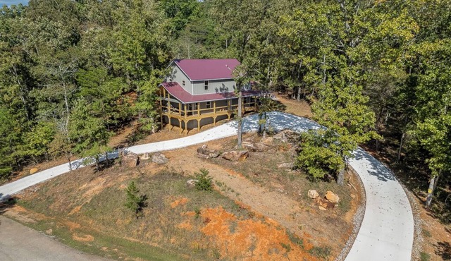 Rocky Ridge - Pet friendly 5 Bedroom Cabin in Helen Georgia