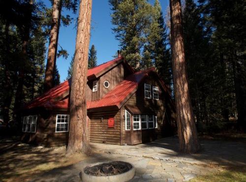 Rocky Shore Escape by Casago McCall - Donerightmanagement