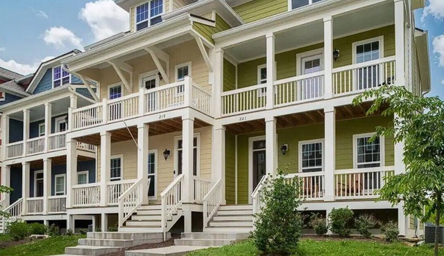 Rocky Top Retreat -sleeps 8-Old Hickory Tennessee