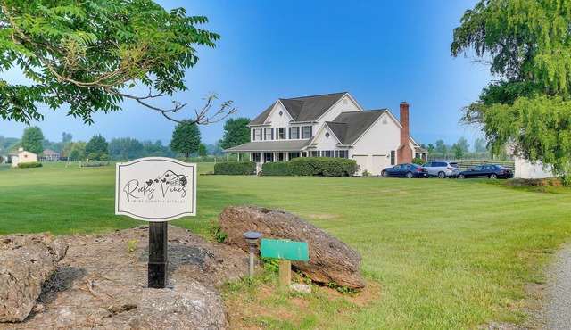 Rocky Vines Wine Country Retreat w/Fire Pit