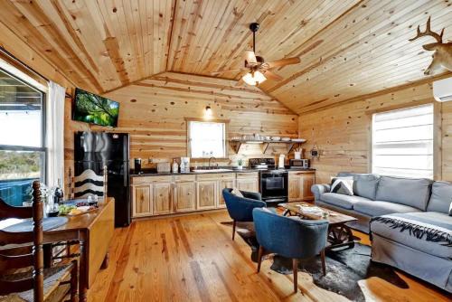 RockyRidge Cabin-Hill Country Views-20 min to Fred
