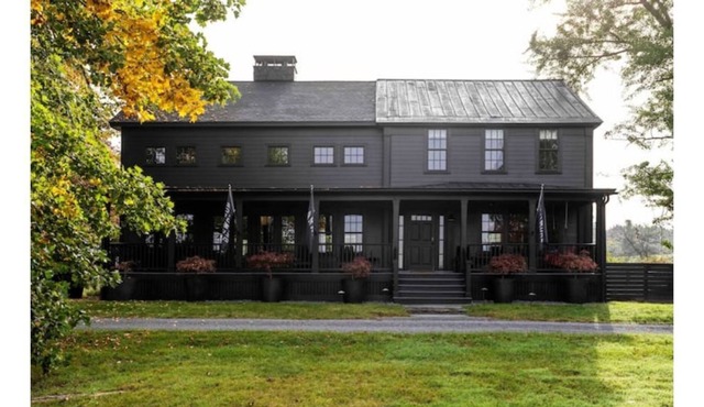 Rode Barns - Farmhouse compound near Hudson