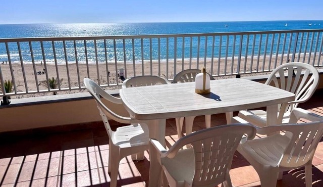 Rodes Lux: Apartment with sea view