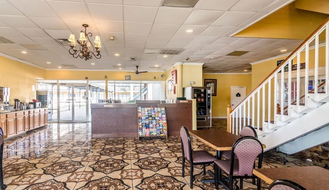 Rodeway Inn Arlington Entertainment District Area