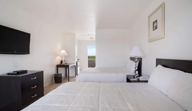 Rodeway Inn at Somers Cove Marina