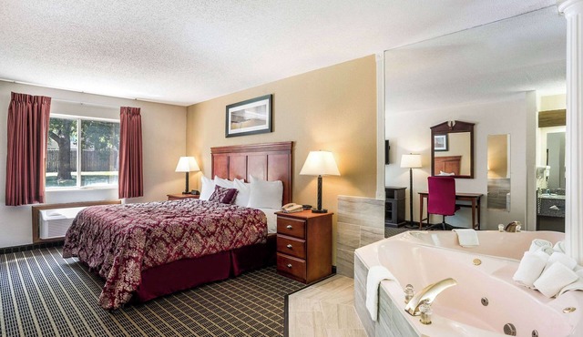 Rodeway Inn Cedar Rapids Westdale