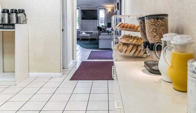 Rodeway Inn Madison Heights - Detroit