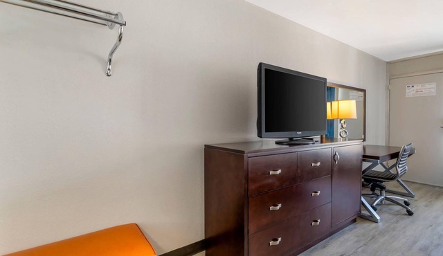 Rodeway Inn Orange Park - Jacksonville near Naval Air Station