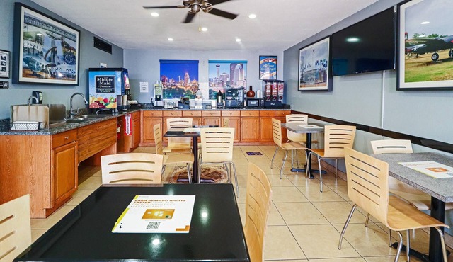 Rodeway Inn San Antonio Lackland AFB - SeaWorld